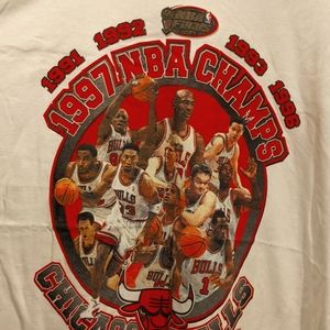 Starter bulls graphic tee XL